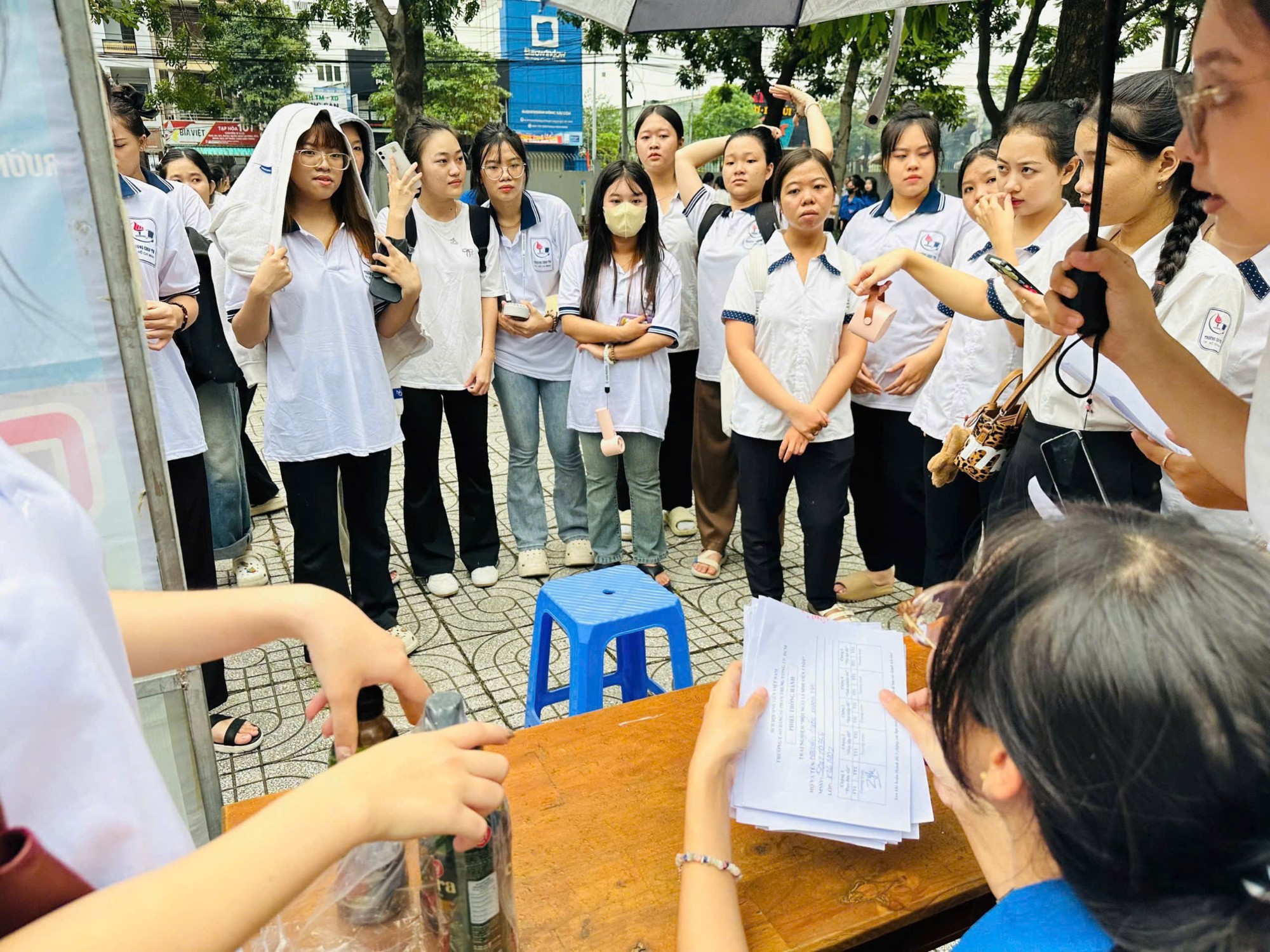 Sinh viên CM3 hào hứng với hoạt động một ngày là sinh viên 5 tốt